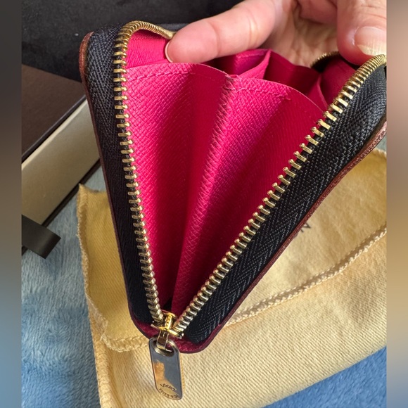 LOUIS VUITTON X MURAKAMI ZIPPY COIN PURSE - Picture 11 of 12